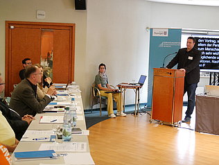 Nachfrage von Herrn Staatssekretär an Herrn Prof. Kühnel
